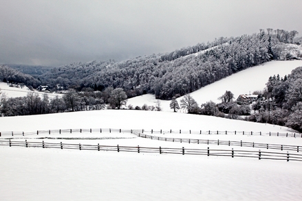 Auch im Winter lädt der beschilderte Rundweg zu einer Wanderung ein.
